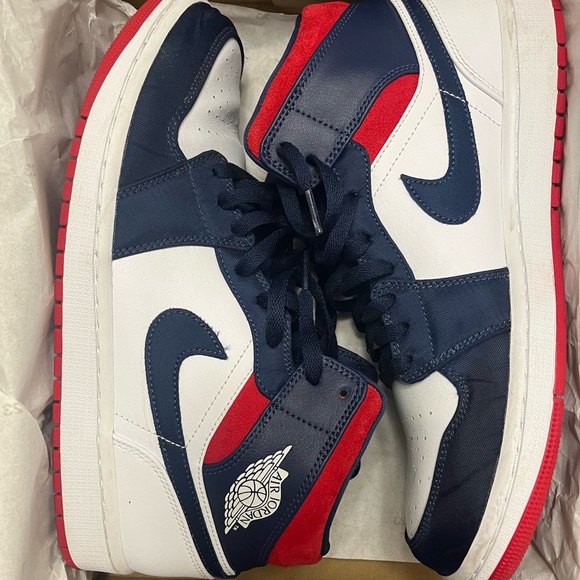 Jordan 1 Mid SE USA - Picture 4 of 5